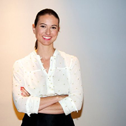 Paula  Fernández Longoria  es autor en Editorial Reus