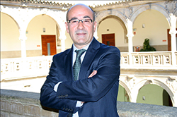Antonio Partal Ureña es autor en Editorial Reus