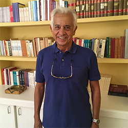 Antonio  Tapia Hermida es autor en Editorial Reus