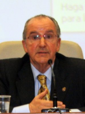 Carlos García Valdés es autor en Editorial Reus