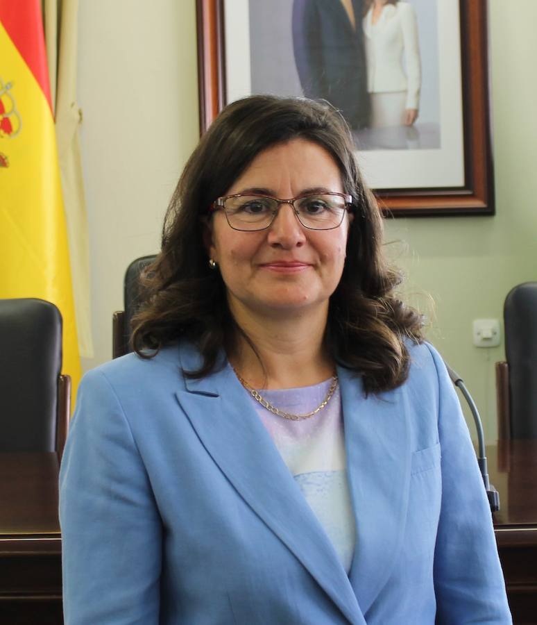 María de los Reyes Martínez Barroso es autor en Editorial Reus