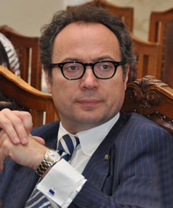 Maurizio Ballistreri es autor en Editorial Reus